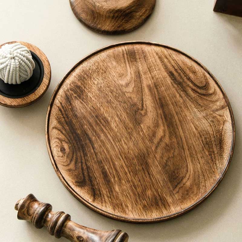Detchable cake stand with candle holder