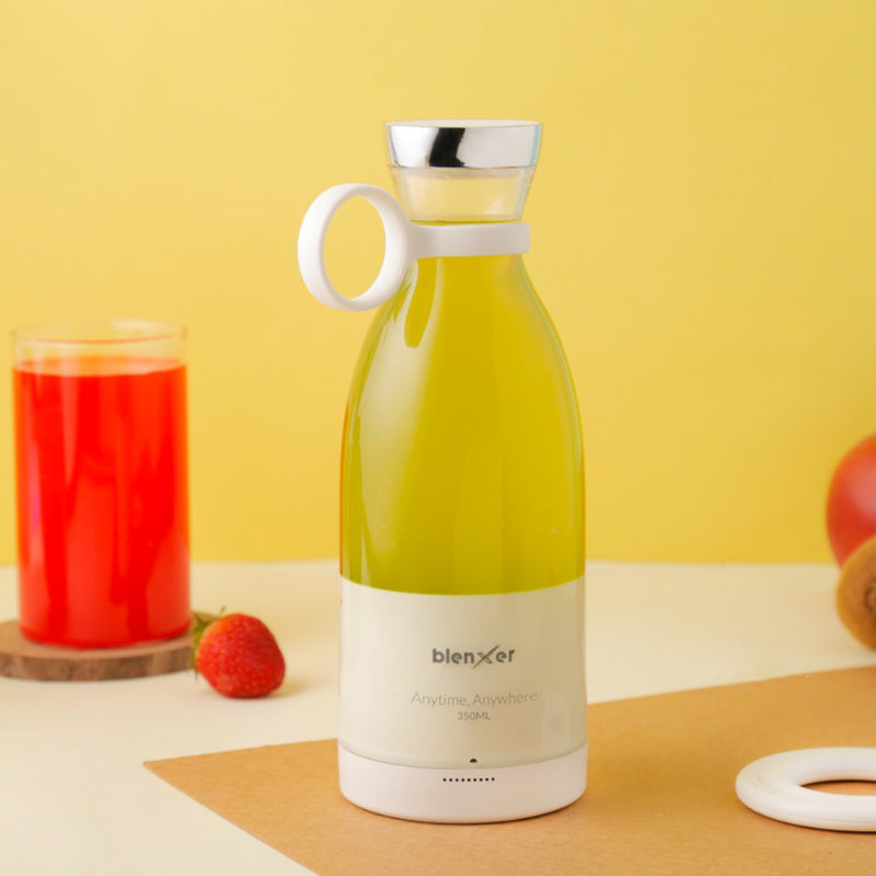 Modern White Mini Portable Juicer Blender with Wireless Charging | 350 ml