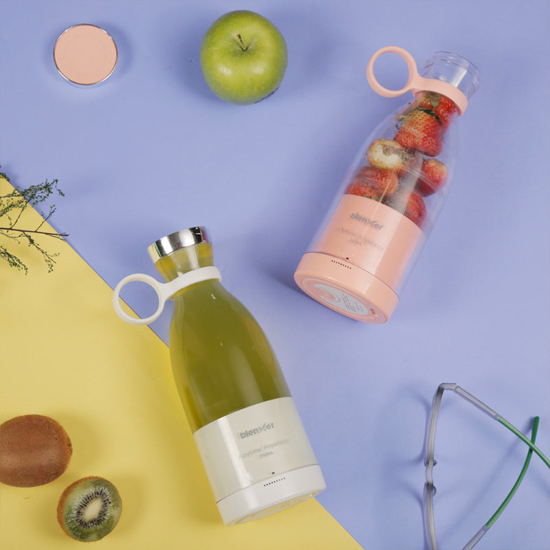 Modern White Mini Portable Juicer Blender with Wireless Charging | 350 ml