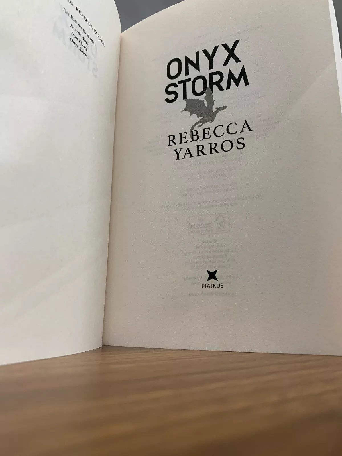 Onyx Storm- Paperback