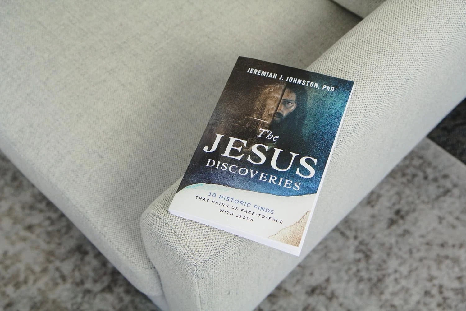 The Jesus Discoveries: 10 Historic Finds That Explore the Life of Jesus | Paperback Book